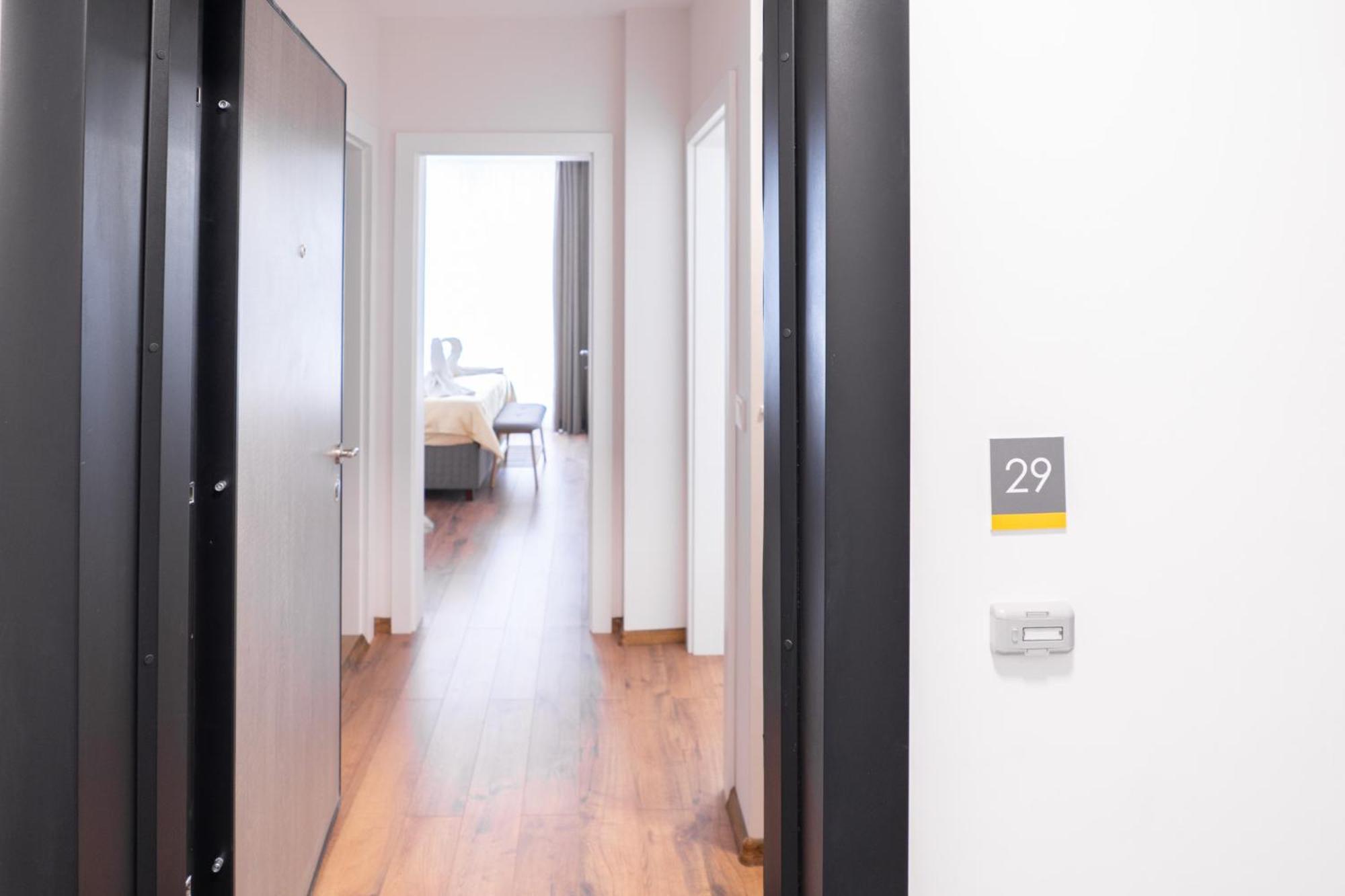 New Modern & Cozy Apartment With Free Private Parking And Ev Charging Station Varna Exterior photo