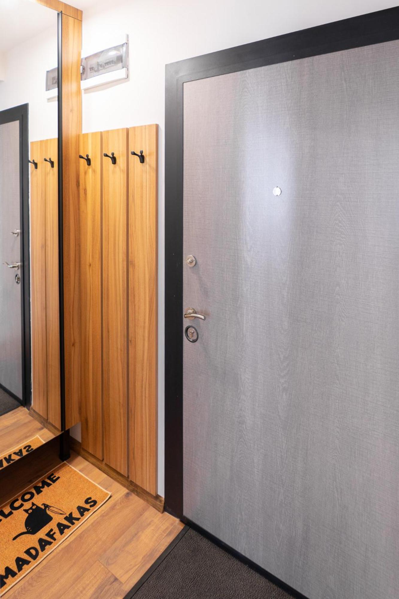 New Modern & Cozy Apartment With Free Private Parking And Ev Charging Station Varna Exterior photo